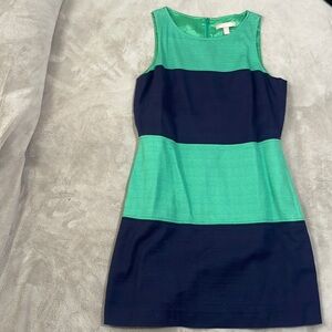 size 12 P. for small women. It looks beautiful. It was used twice.